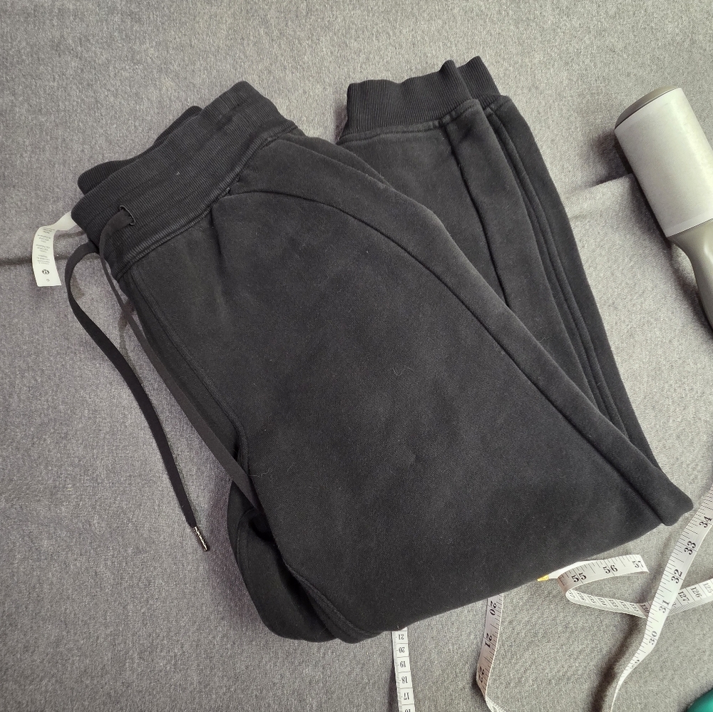 Lululemon Scuba Jogger, Size 6